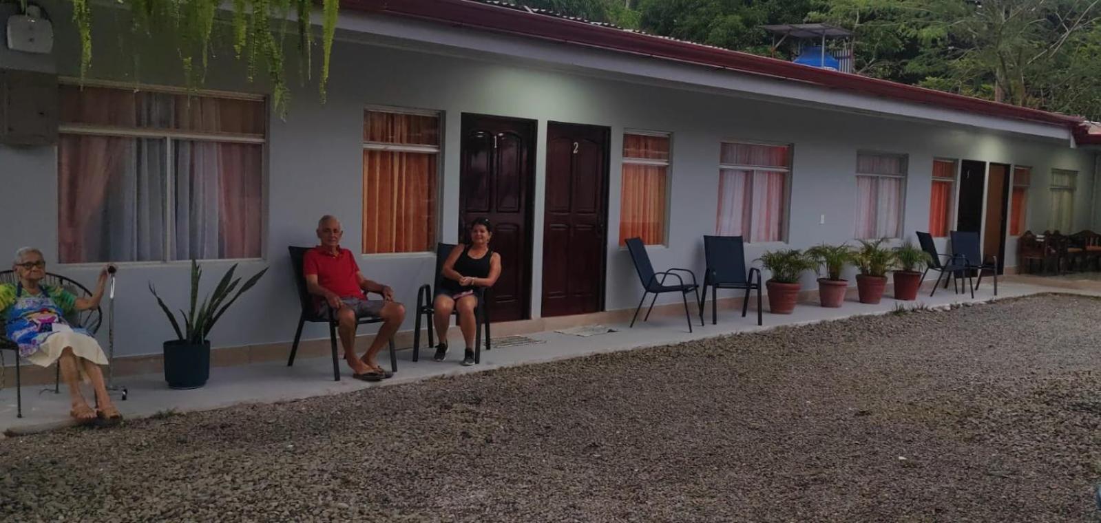 Cabinas Dona Alicia Inn Quepos
